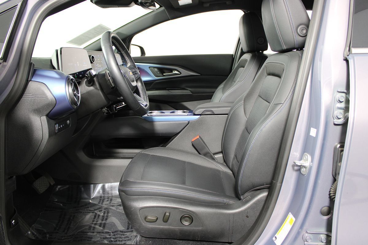 Used 2024 Chevrolet Equinox EV LT w/ LPO, All-Weather Mat Package FWD image 26