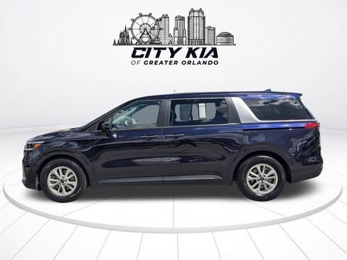 Certified 2024 Kia Carnival LX FWD image 4