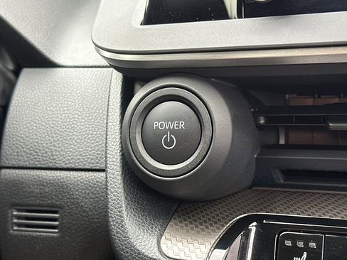 Used 2024 Toyota Prius LE image 22