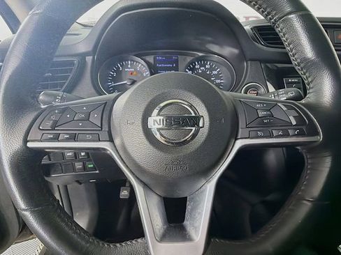 Used 2018 Nissan Rogue SV FWD image 12