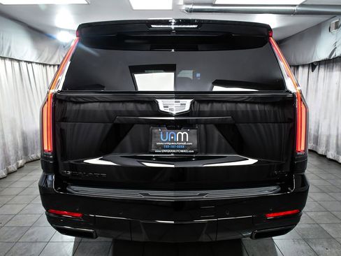 Used 2026 Cadillac Escalade ESV Platinum Sport w/ LPO, ONYX Package AWD/4WD image 5