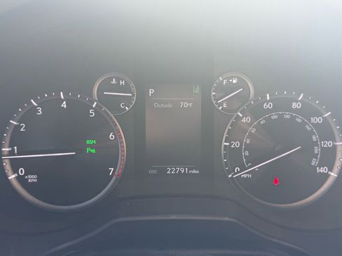 Used 2023 Lexus GX 460 Premium w/ Premium Package image 48