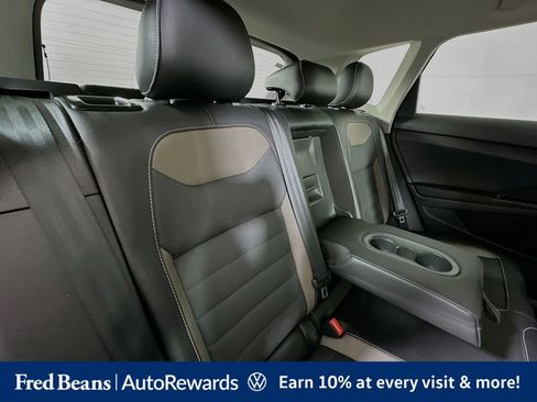 Used 2022 Volkswagen Taos SEL AWD/4WD image 28