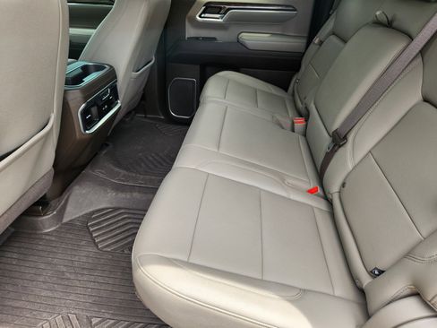 Used 2023 Chevrolet Silverado 1500 LTZ AWD/4WD image 12