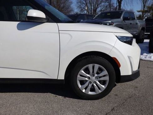 Used 2025 Kia Soul LX image 13