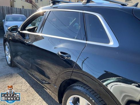 Used 2019 Audi e-tron Prestige w/ Prestige Package image 90