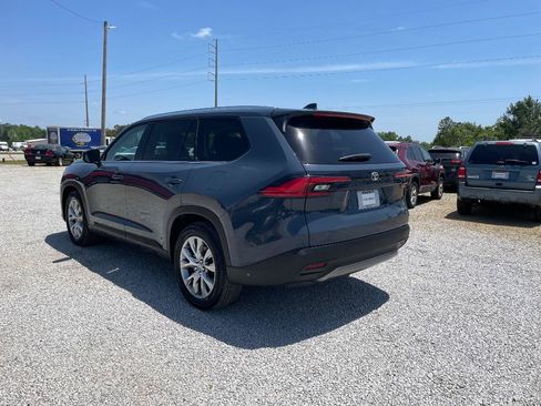 Used 2024 Toyota Grand Highlander FWD image 8