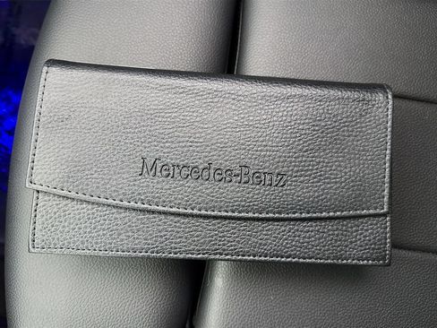 Used 2023 Mercedes-Benz EQB 300 4MATIC image 43