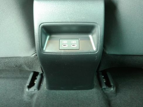 Used 2025 Toyota Corolla LE FWD image 27