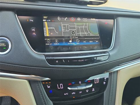 Used 2018 Cadillac XT5 Premium Luxury w/ Driver Assist Package FWD image 19