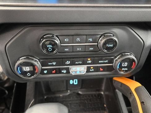 Used 2024 Ford Bronco Badlands AWD/4WD image 6