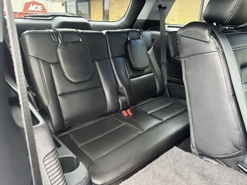 Used 2022 Ford Explorer Limited w/ Equipment Group 301A image 27