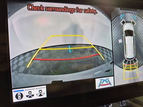 Used 2024 Toyota Sienna Platinum FWD image 19