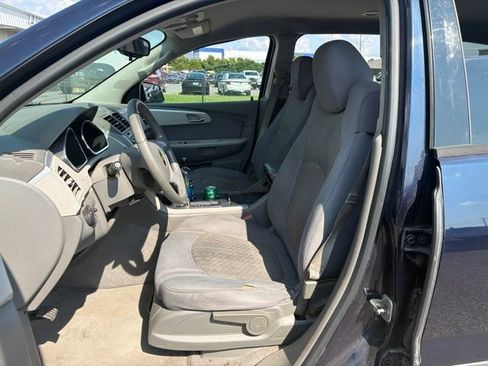 Used 2011 Chevrolet Traverse LS FWD image 8