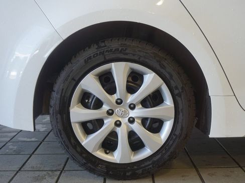 Used 2024 Toyota Corolla LE FWD image 27