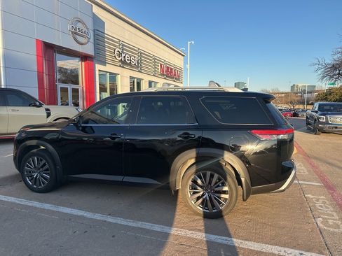 Certified 2025 Nissan Pathfinder SL w/ SL Premium Package image 6