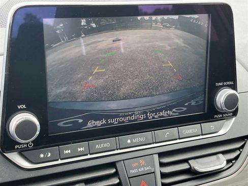 Used 2025 Nissan Altima 2.5 SV FWD image 25