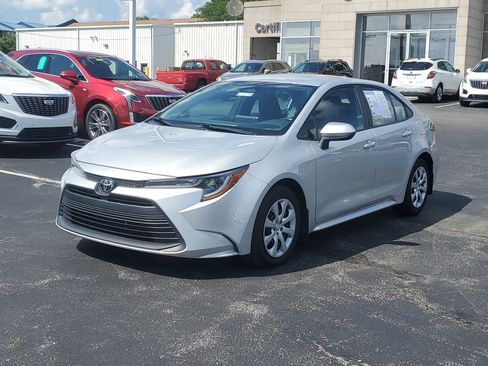 Used 2024 Toyota Corolla LE FWD image 29