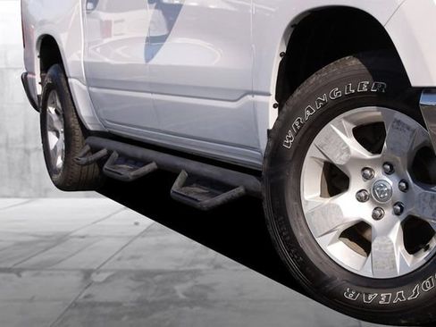Used 2023 RAM 1500 Big Horn AWD/4WD image 3