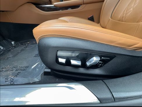 Used 2022 BMW 740i xDrive w/ Premium Package AWD/4WD image 23