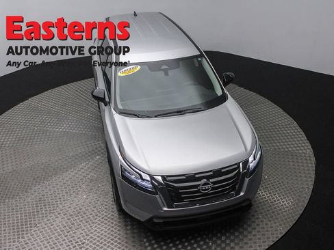 Used 2023 Nissan Pathfinder S AWD/4WD image 3