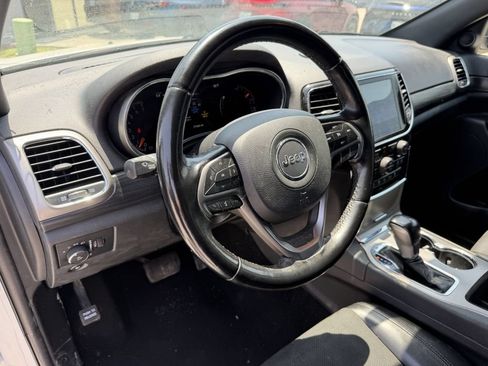 Used 2021 Jeep Grand Cherokee Laredo X RWD image 14