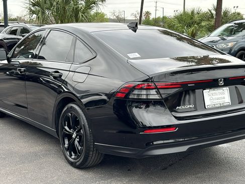 Used 2025 Honda Accord SE image 6