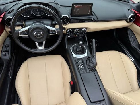 Used 2020 MAZDA MX-5 Miata RF Grand Touring RWD image 12
