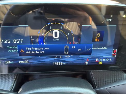 Used 2026 Chevrolet Equinox LT AWD/4WD image 10