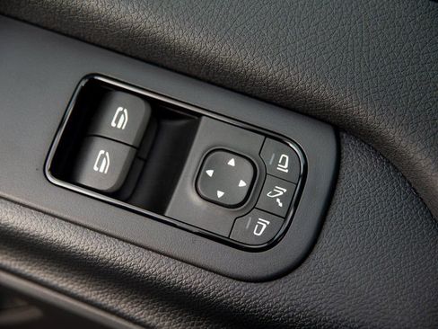 Used 2025 Mercedes-Benz Sprinter 2500 image 22