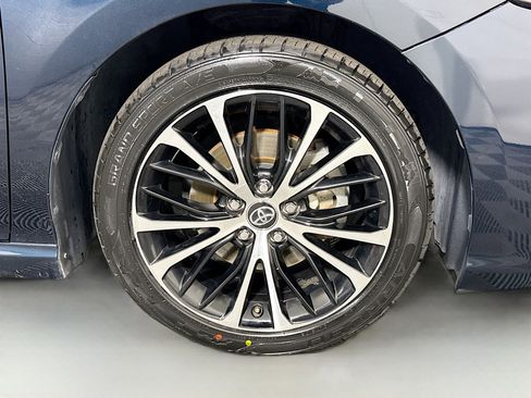 Used 2020 Toyota Camry SE FWD image 31