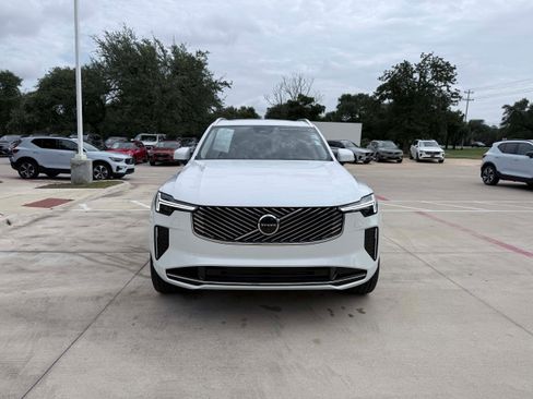 Certified 2025 Volvo XC90 T8 Plus w/ Protection Package Premier AWD/4WD image 8