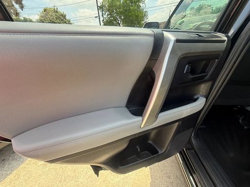Used 2011 Toyota 4Runner SR5 AWD/4WD image 15
