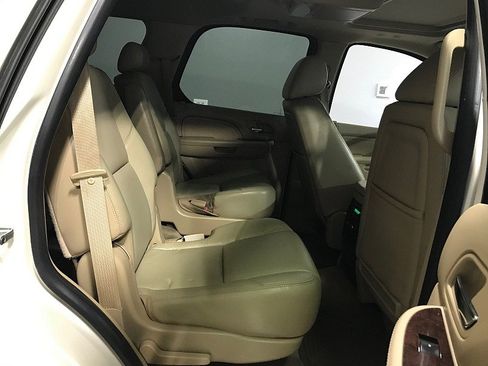 Used 2010 Cadillac Escalade Premium AWD/4WD image 16