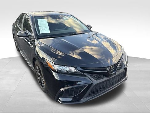 Used 2023 Toyota Camry SE w/ Audio Upgrade Package FWD image 4