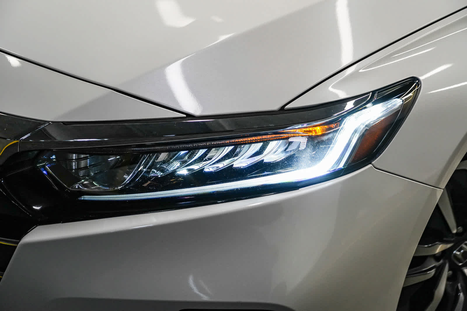 Used 2021 Honda Accord Hybrid image 2