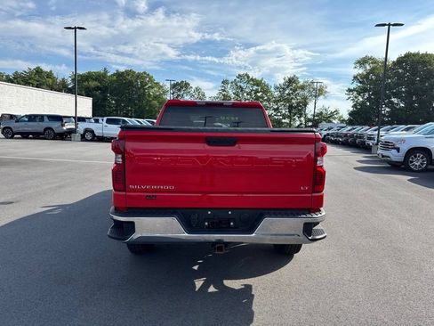 Used 2022 Chevrolet Silverado 1500 LT AWD/4WD image 5