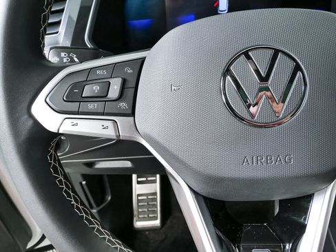 Certified 2023 Volkswagen Tiguan SE R-Line FWD image 13