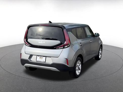 Used 2025 Kia Soul LX w/ LX Technology Package FWD image 14