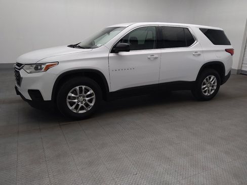 Used 2020 Chevrolet Traverse LS image 2