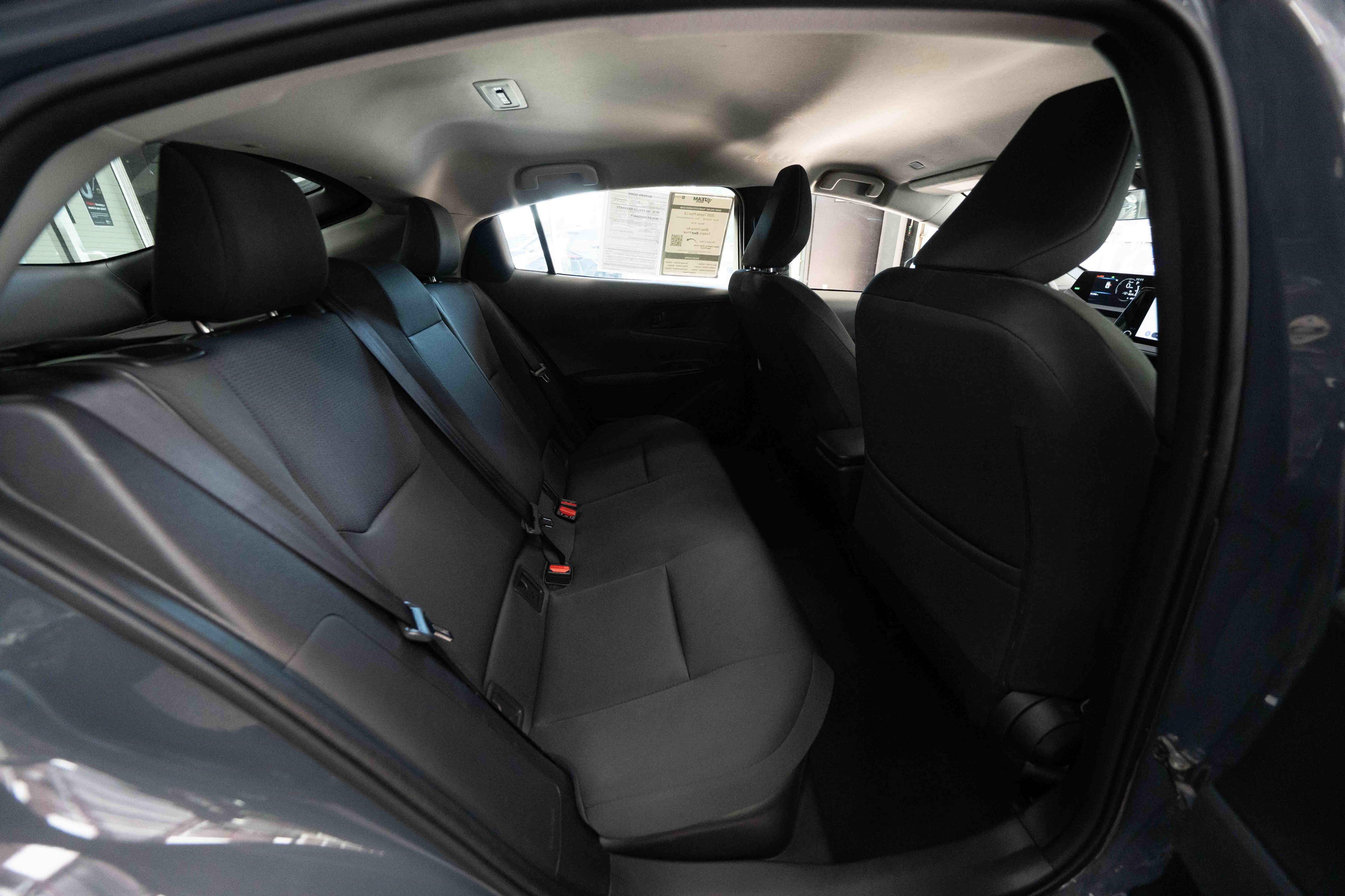 Used 2025 Toyota Prius LE FWD image 24