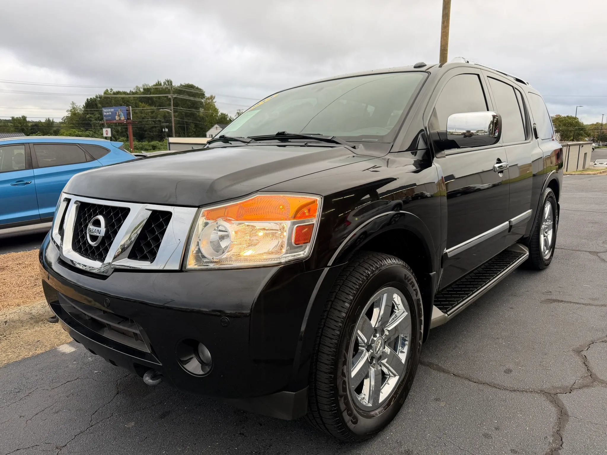 Used 2013 Nissan Armada Platinum AWD/4WD image 3