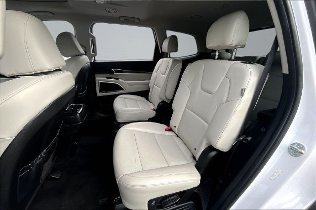 Certified 2023 Kia Telluride S w/ S Sunroof Package AWD/4WD image 22