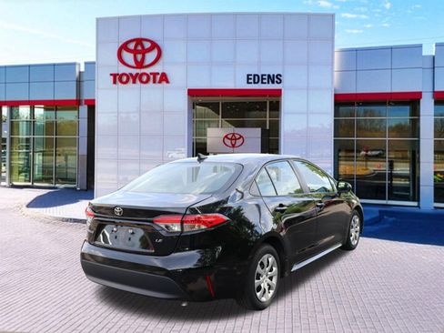 Used 2024 Toyota Corolla LE FWD image 3