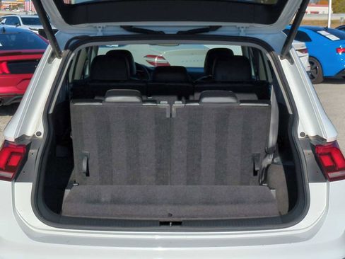 Used 2024 Volkswagen Tiguan SE image 25