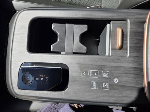 Used 2024 Nissan Ariya FWD image 17