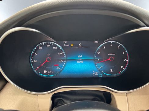 Used 2022 Mercedes-Benz GLC 300 4MATIC w/ Premium Package Lite image 5