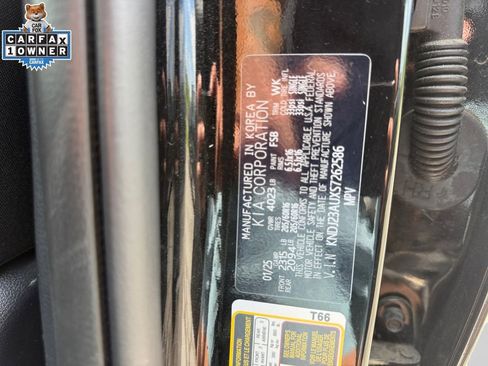 Certified 2025 Kia Soul LX w/ LX Technology Package FWD image 27