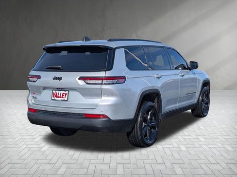Used 2024 Jeep Grand Cherokee L Altitude AWD/4WD image 9