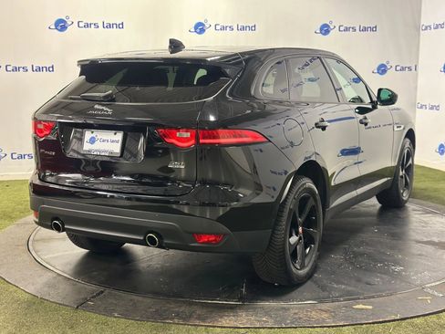 Used 2017 Jaguar F-PACE Premium image 3